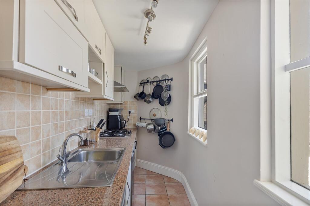 A07 - 12 Trinity Mews, Torquay - 250523.jpg