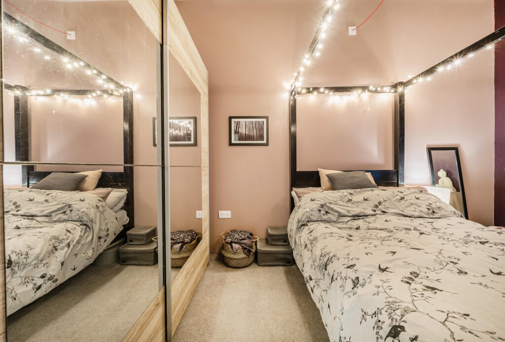 1320083-13-686bca...