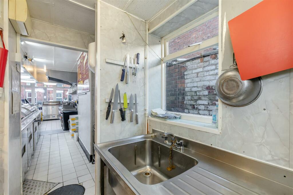 8627667-interior05.jpg