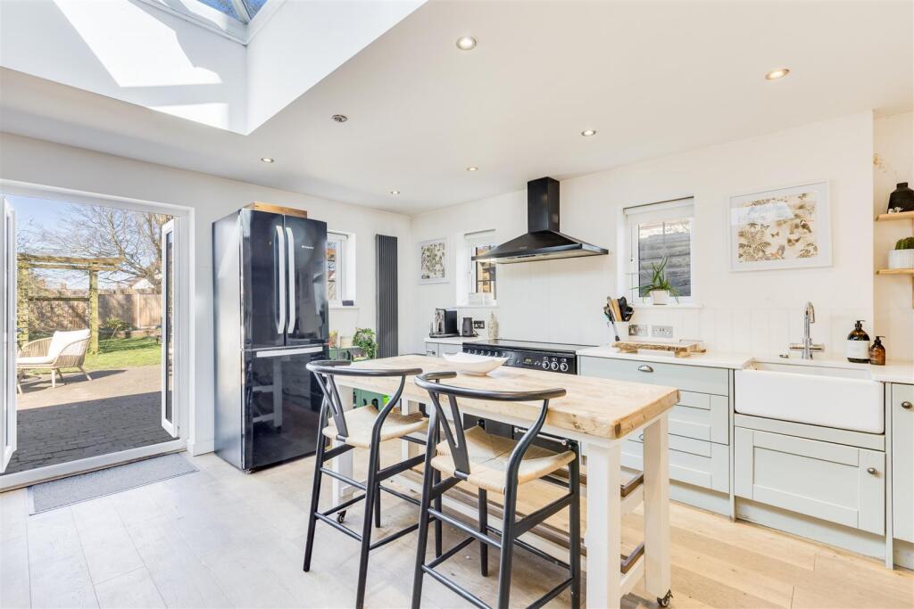 Baldock Road 72-24.jpg