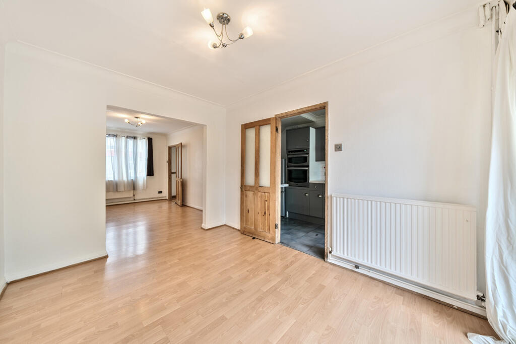 1298582-29-682f08...