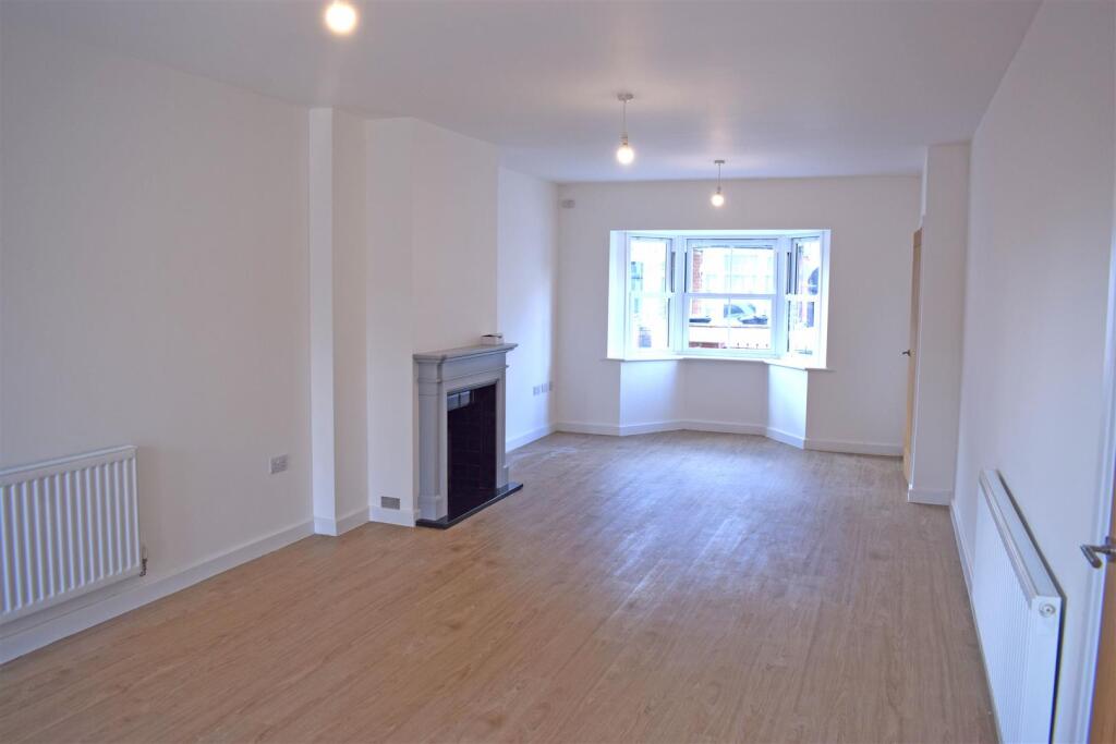 42 living room.jpg