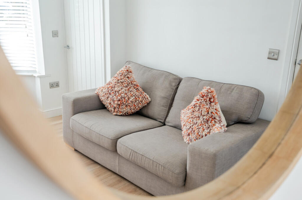 1350370-1-68c034a...