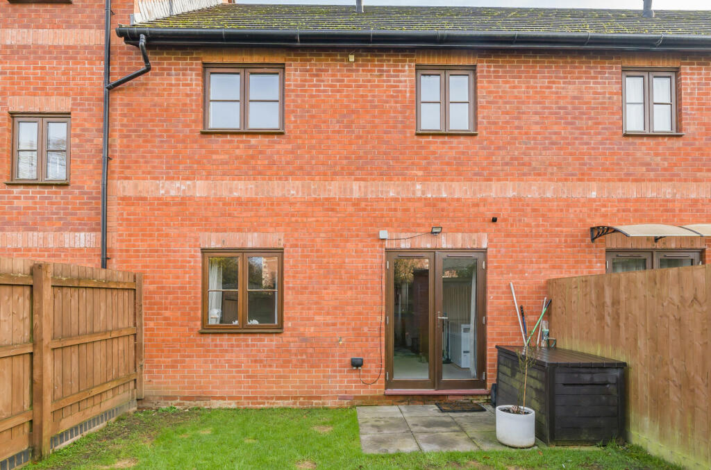 6 Padbrook Mews