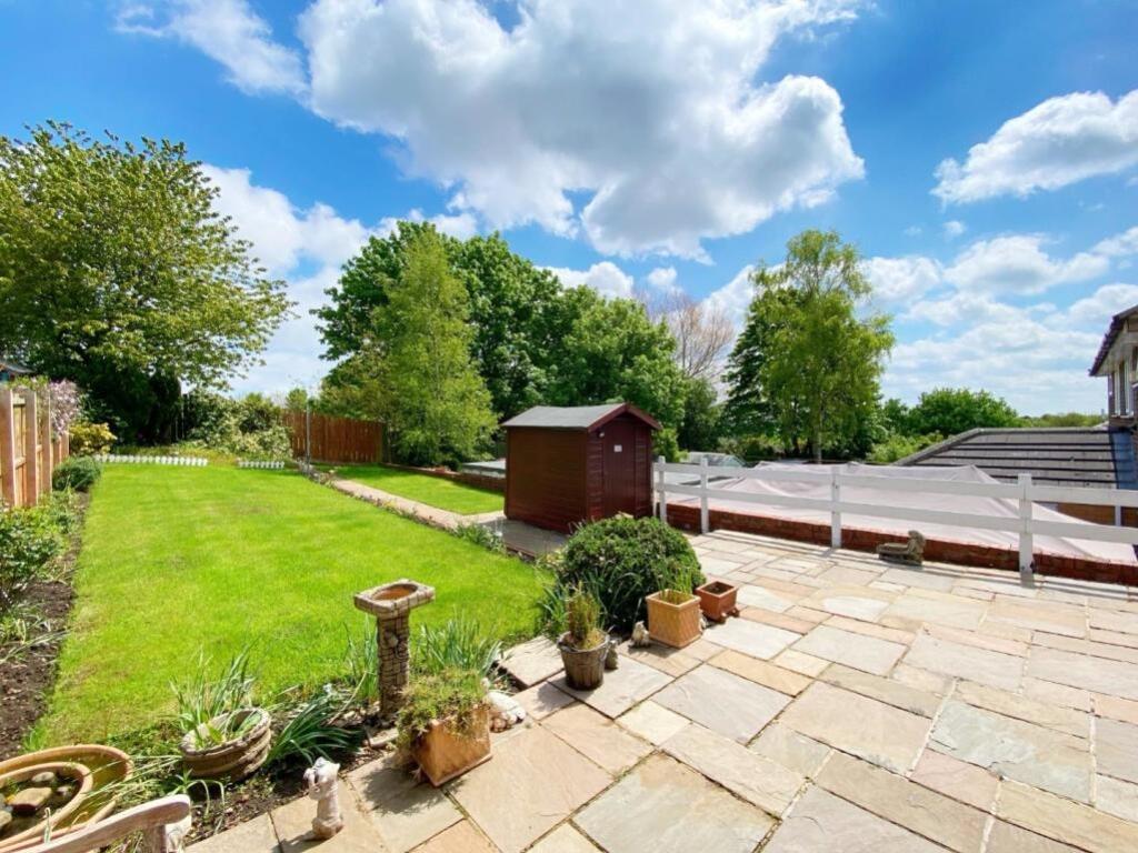 42743_30684119_IMG_17_0000