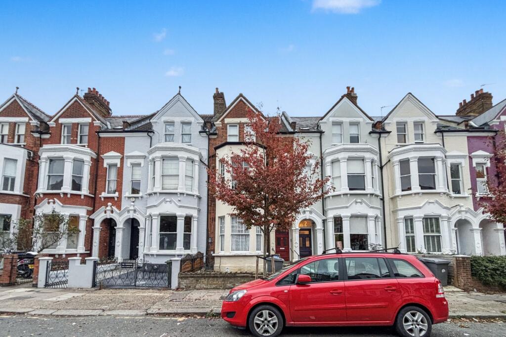 Flat B, 34 Callcott Road, Kilburn, London NW6 7EA