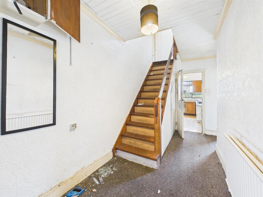 13 - Four Bedroom House for Auction, Vera Road, Fi