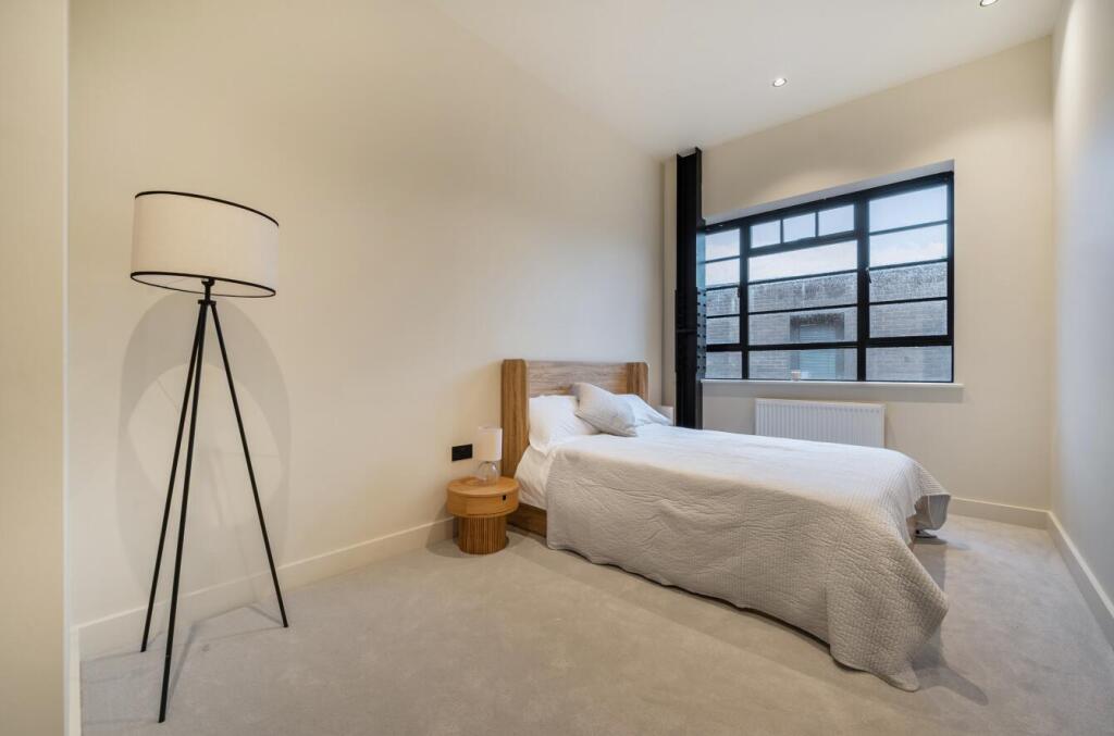 Bedroom 2a.jpg