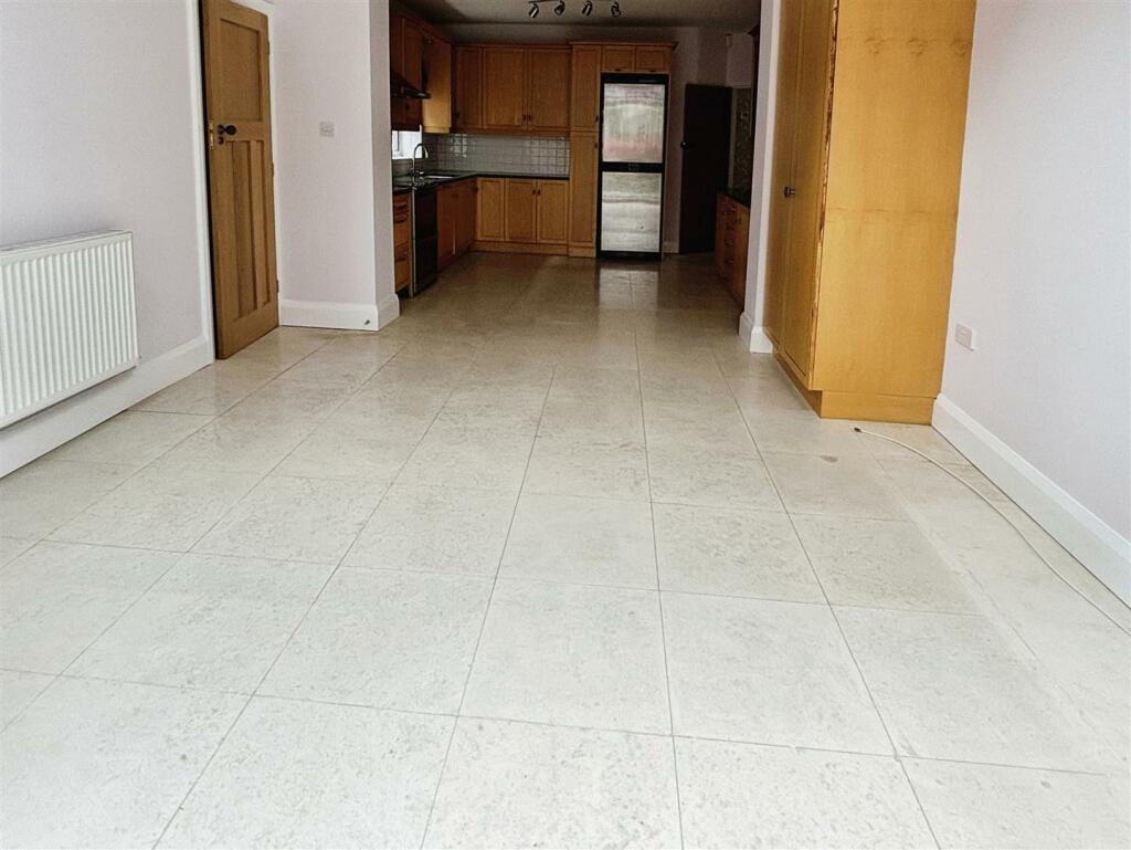 Dining kitchen