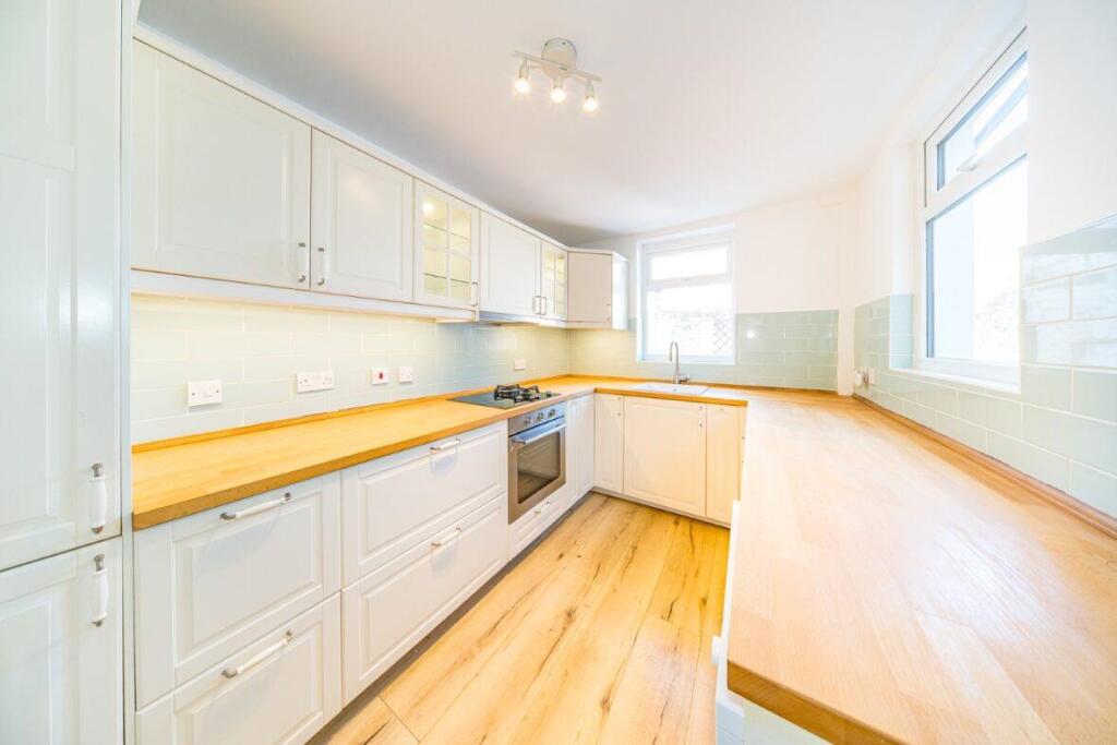 31 Ellaby Road kitchen.jpg