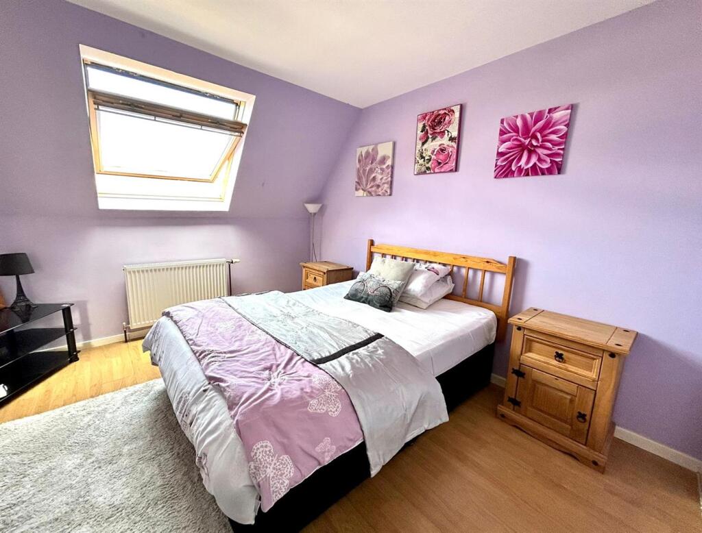 BEDROOM.jpg