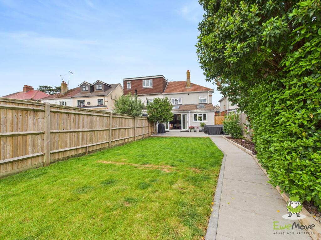 CAM03778G0-PR0235-STILL025