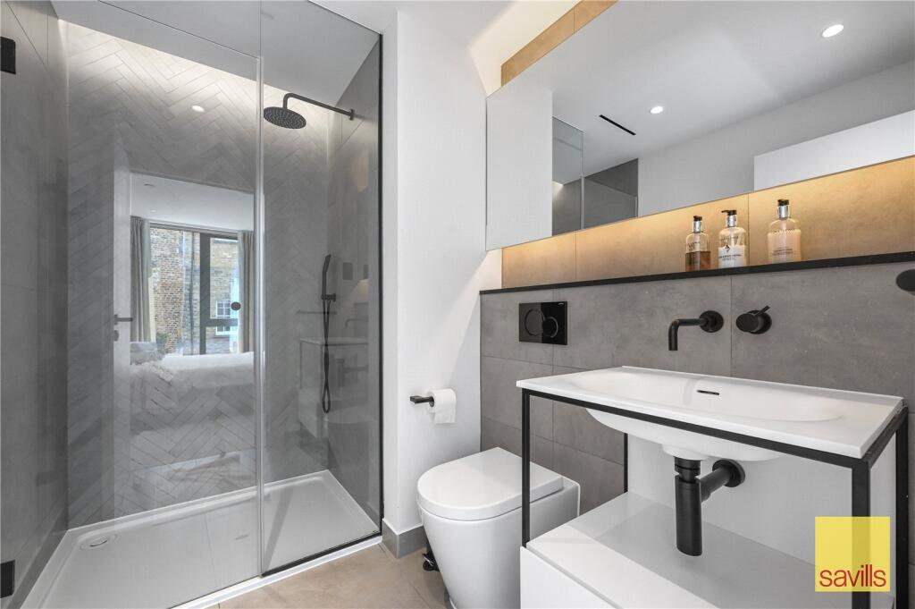 En Suite Shower