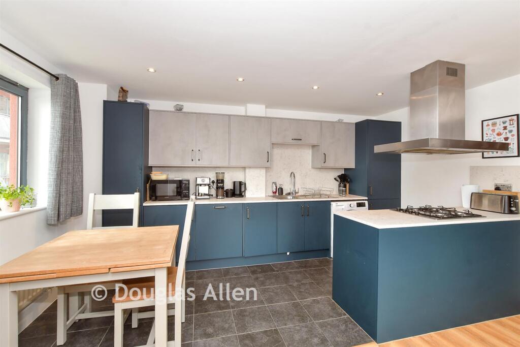 Lounge/Diner /Kitchen