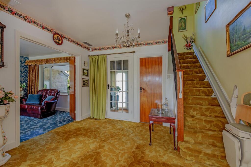 Entrance Hall-2.jpg