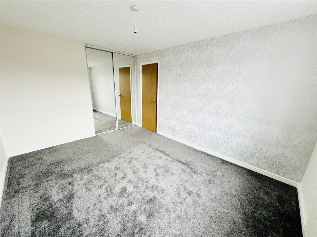 applemead bedroom.jpg