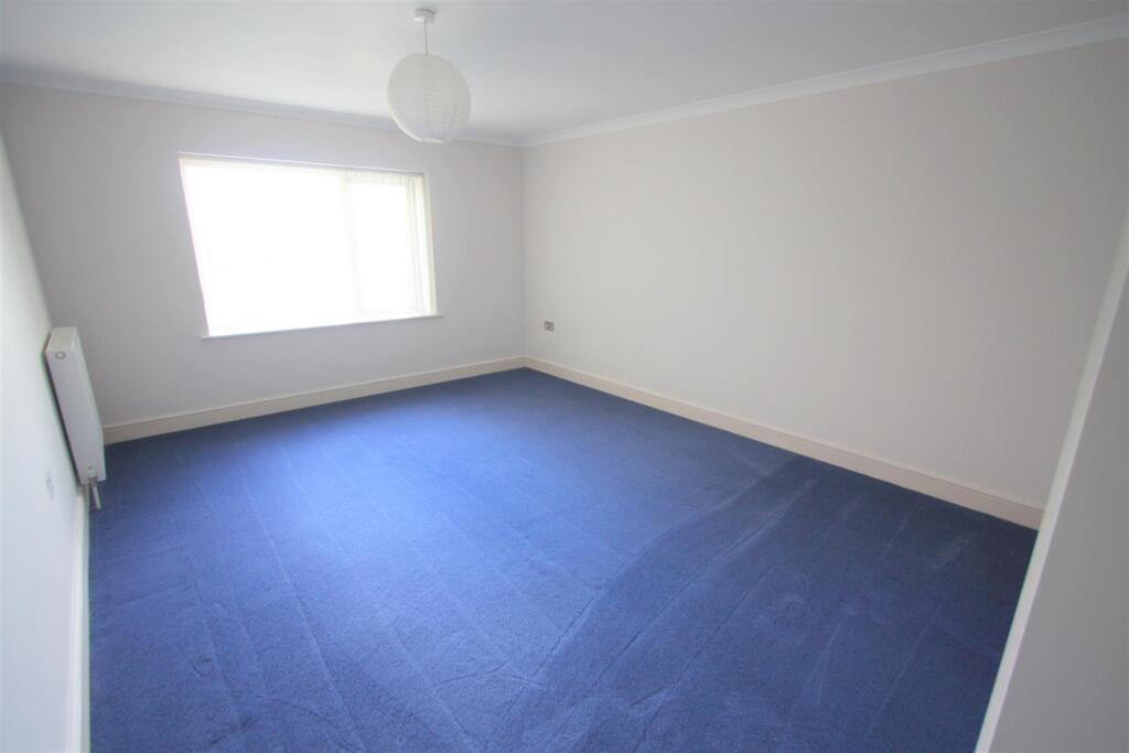 14 Longshore Apartments Bedroom 2