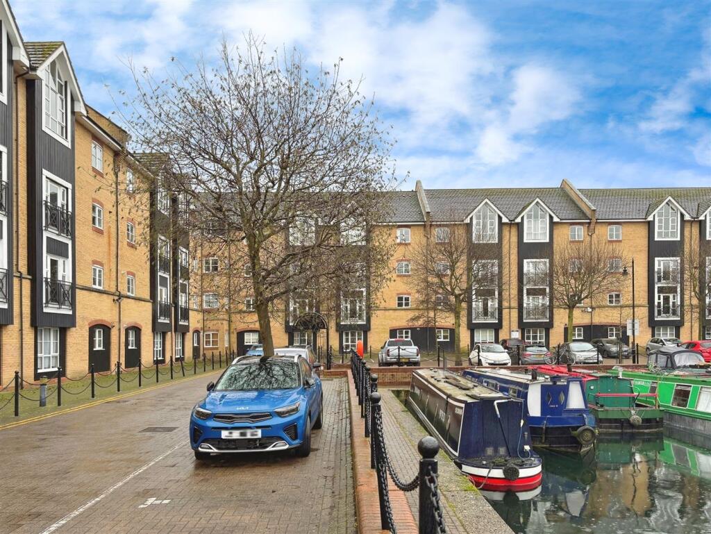 a782d41a-External 201.jpg