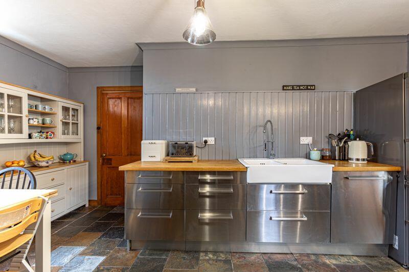 Breakfasting Kitchen