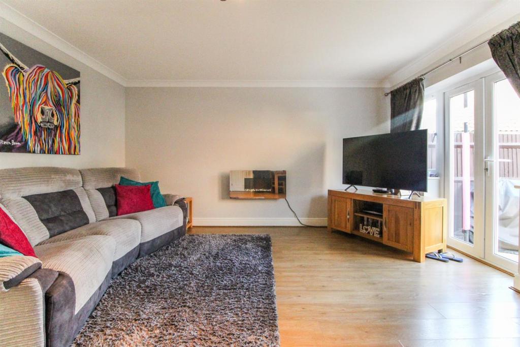 lounge 1.jpg