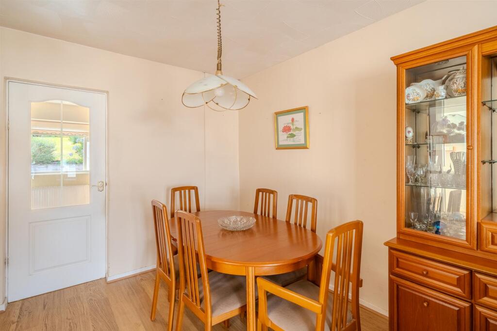 41 Thornhill Close-8.jpg