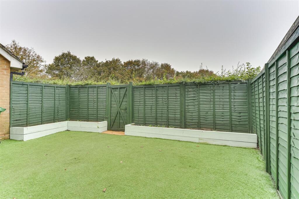 Harmonds Wood Close-24.jpg