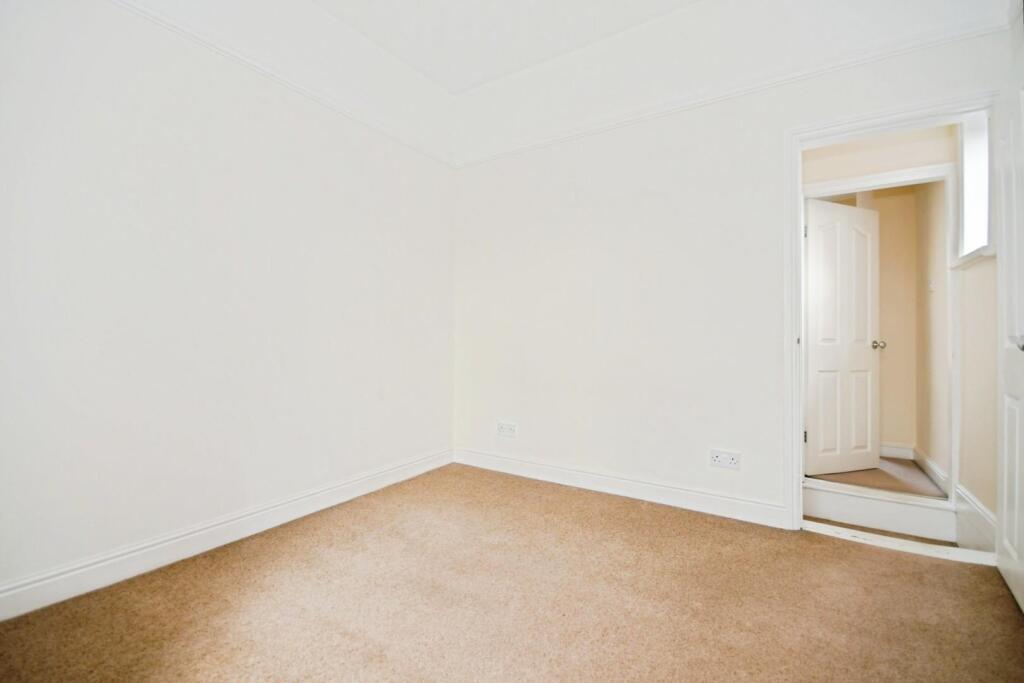 BEDROOM 2 03.jpg