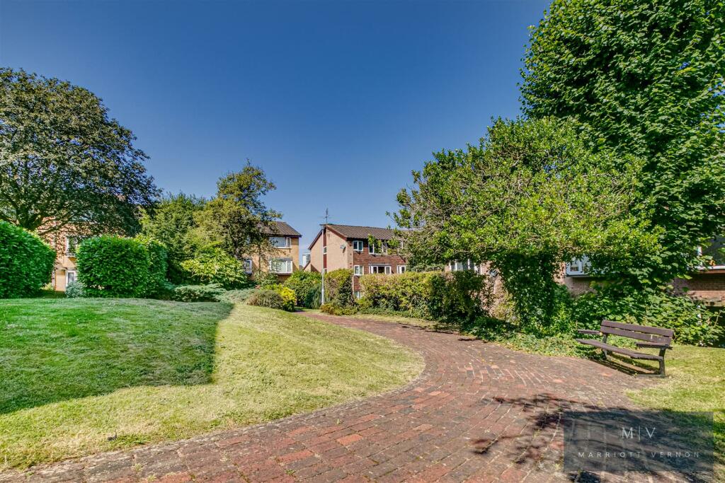 Anselm Close 4 MV-22.jpg