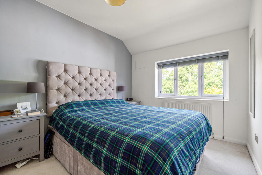 1303830-10-683dcc...