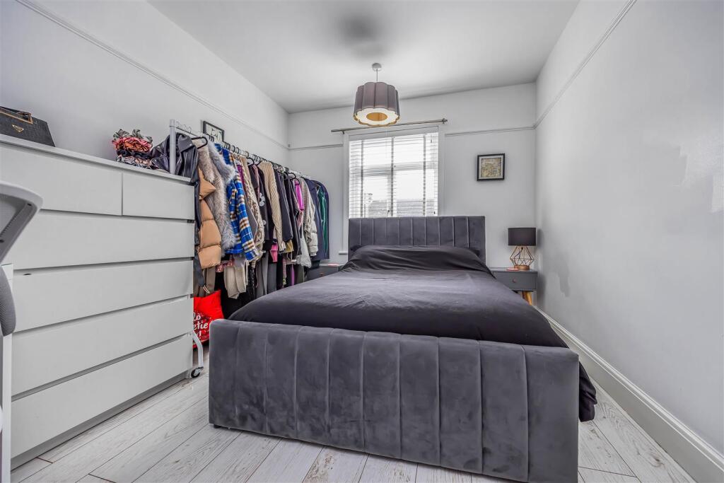 177 Hawthorn Crescent, Cosham-Small-PorticoMarketi