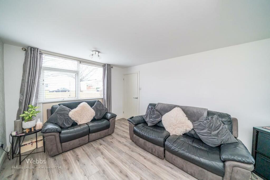 © Webbs Estate AgenZoom Info DeleteLink to a Room.