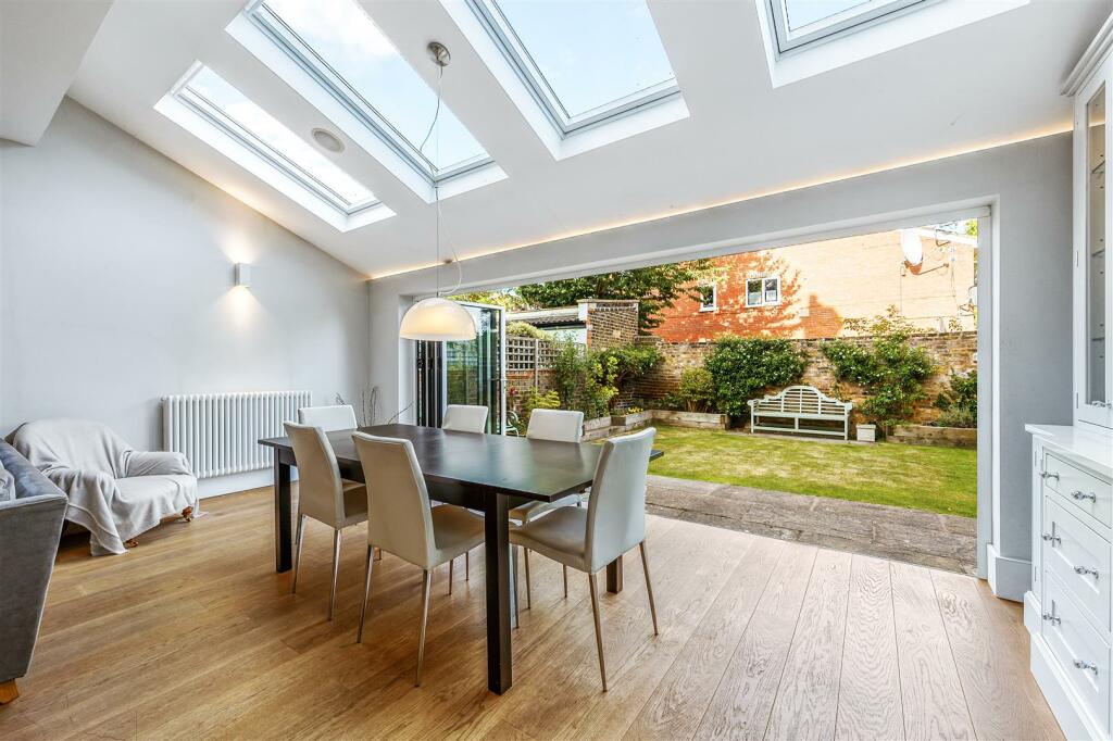 Avenue Gardens-11.jpg