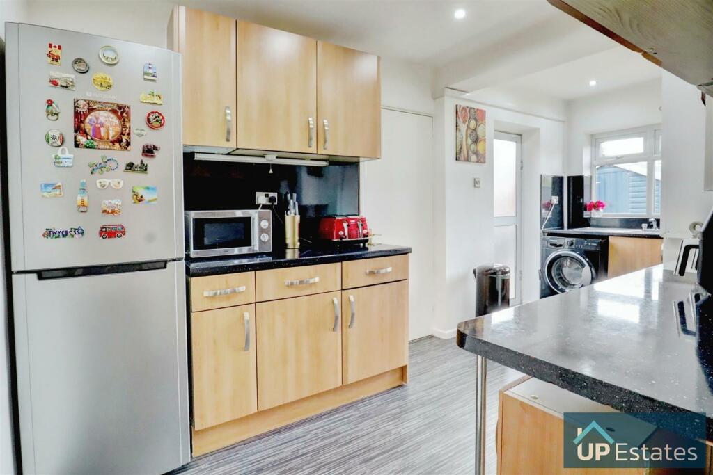 IMG_8394_5_6.jpg