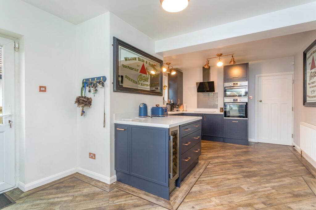 Kitchen / Breakfast Room