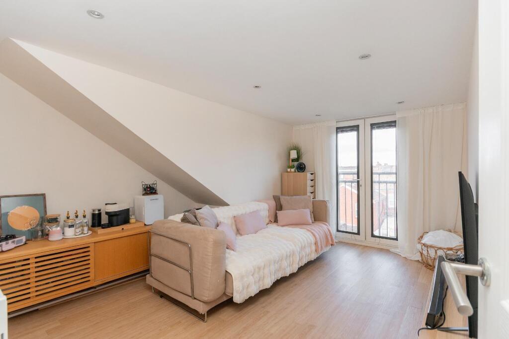 0C8RKE - Bedroom D.jpg