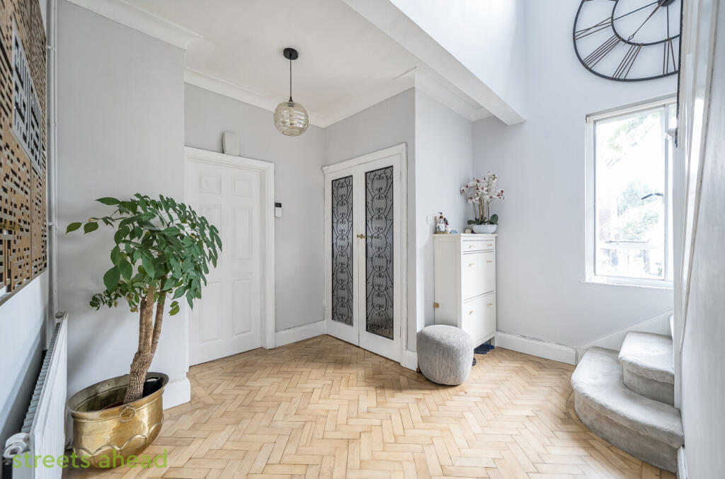 21876ed0-4349-467...