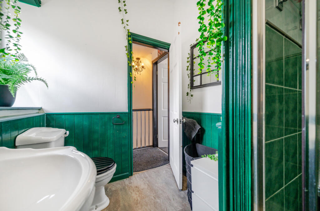 1318918-10-6867c9...