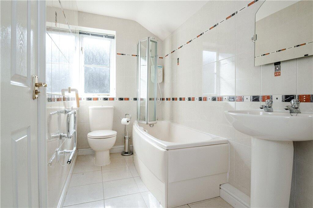 Jack &amp; Jill Bathroom