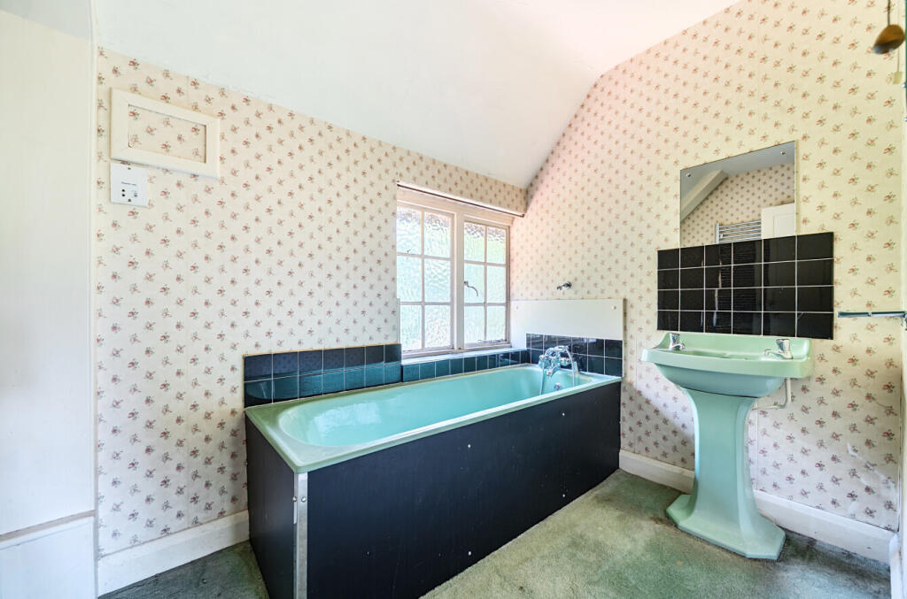 1344581-12-68b05b...