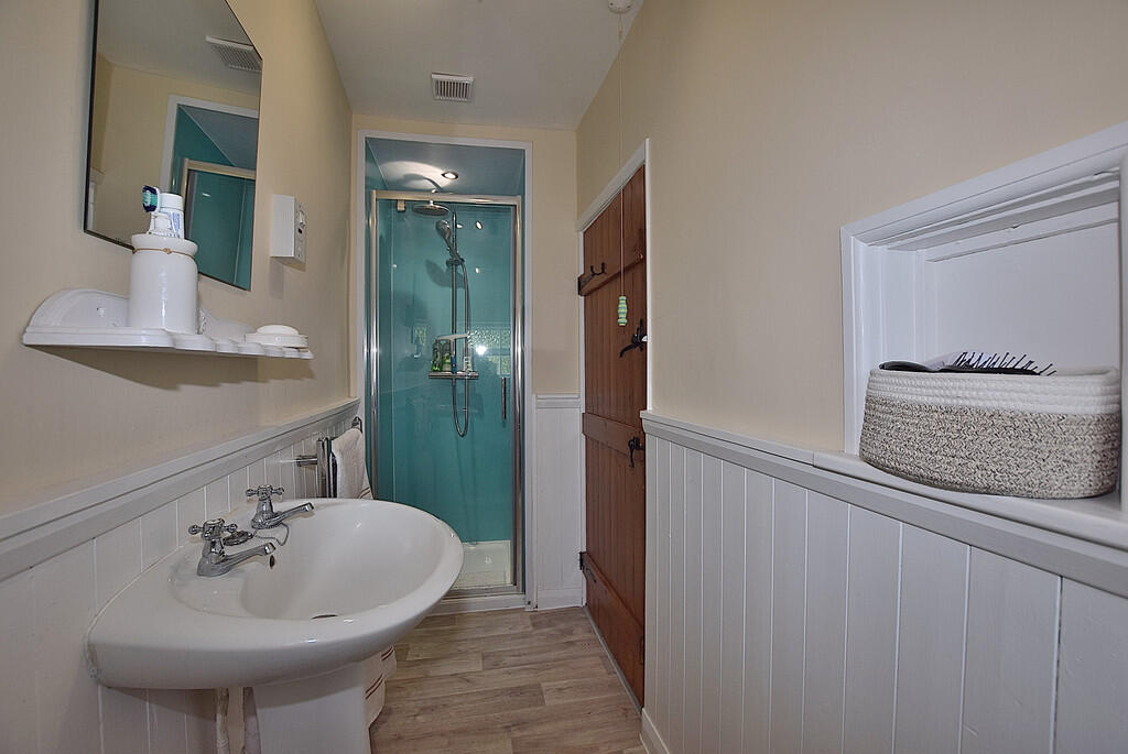 bathroom_01