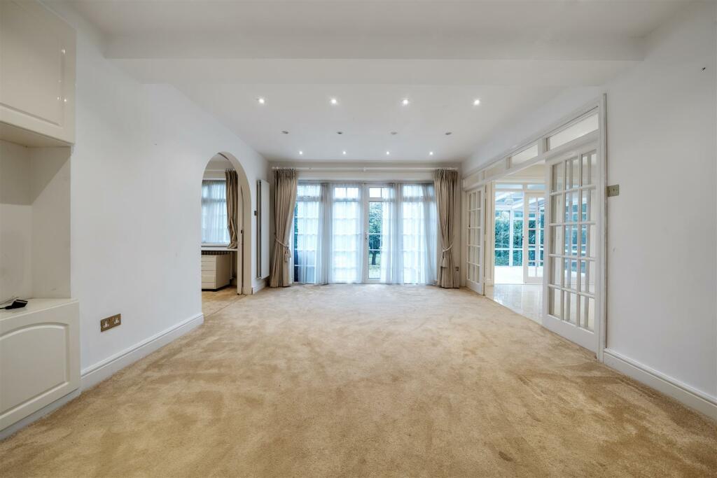 Rear Lounge.jpg
