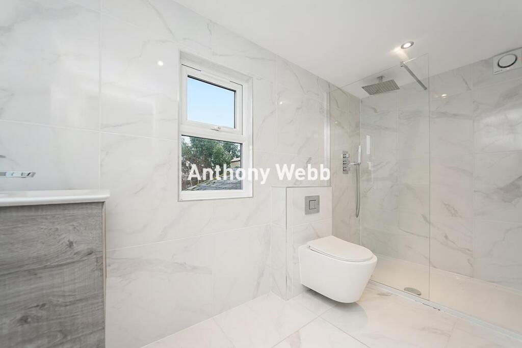 En-suite shower room