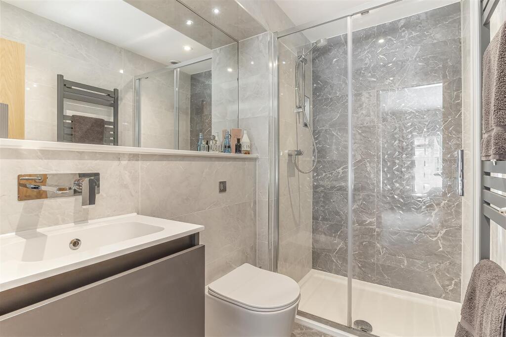 Bedroom 3 Ensuite.jpg