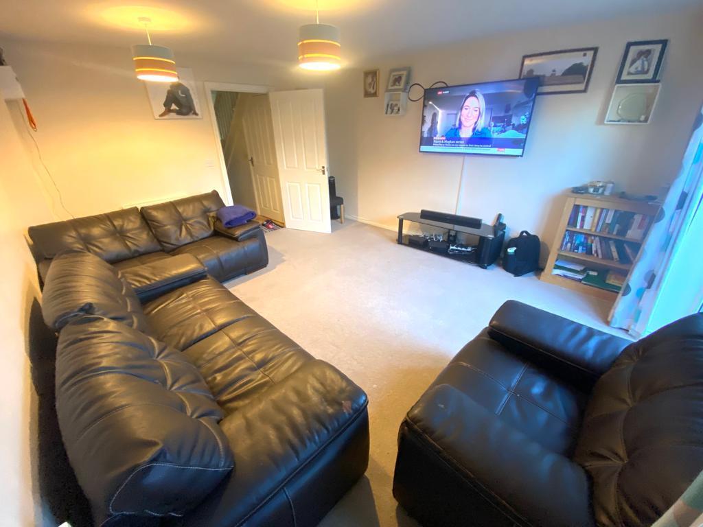 Lounge 2.jpeg
