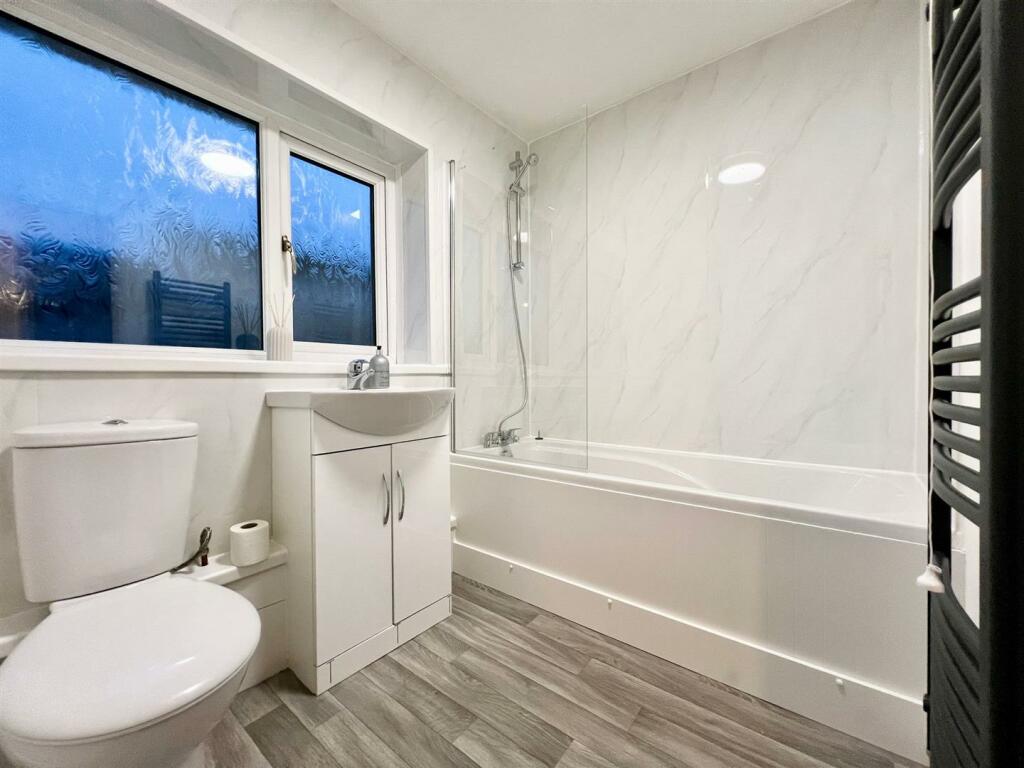USE bathroom (1).jpg