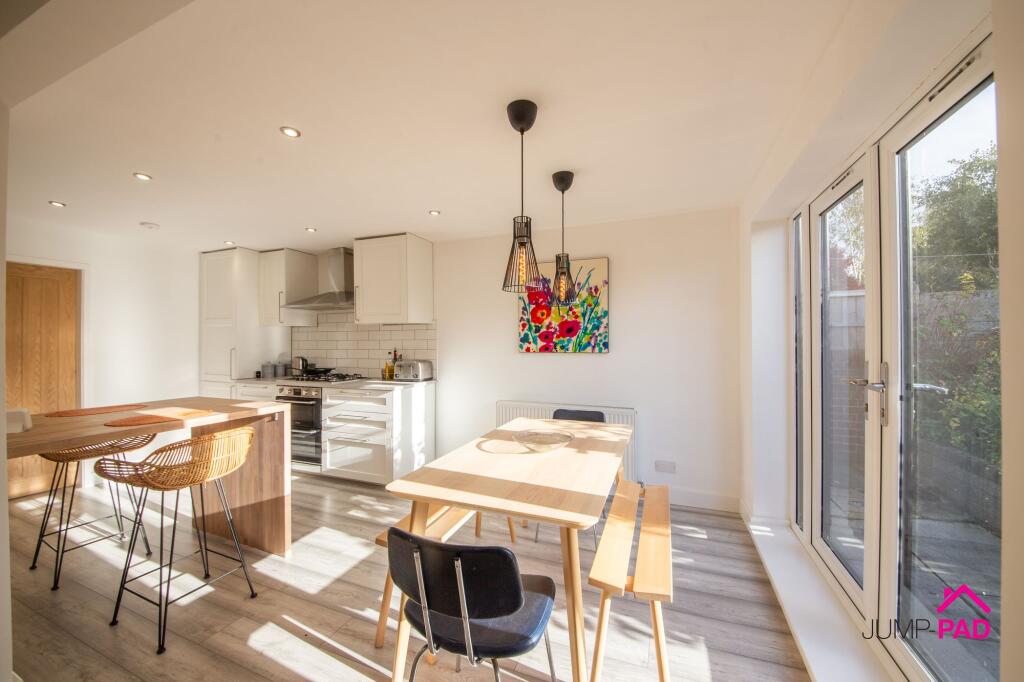 Kitchen / Dining Room