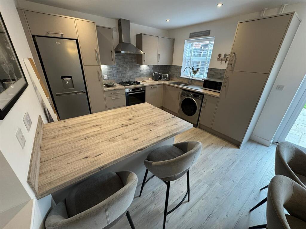 WhatsApp Image 2025-08-20 at 15.18.09 (2).jpeg