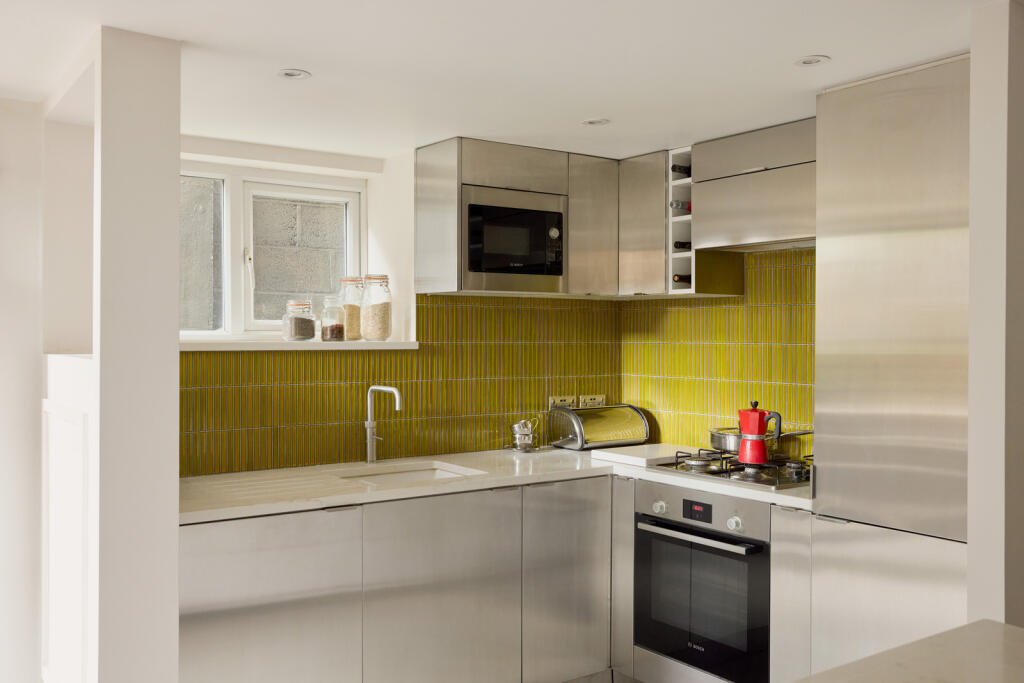 289869 - A0OP6000007Y6RVMAY_N29-edit.jpg