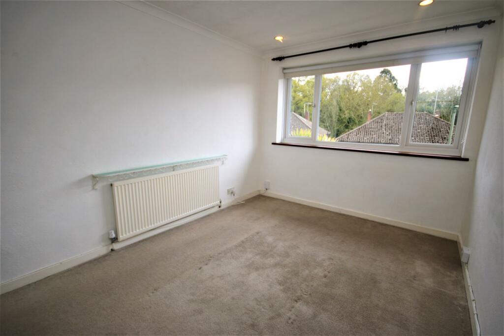 BEDROOM 1: