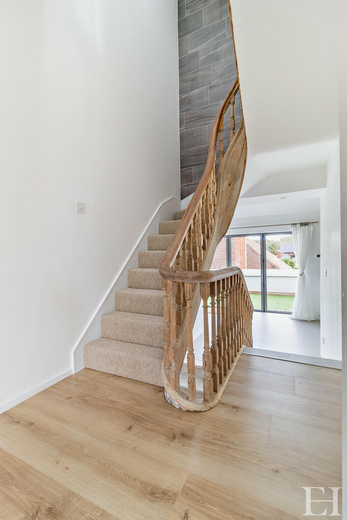 8623234-interiorW...